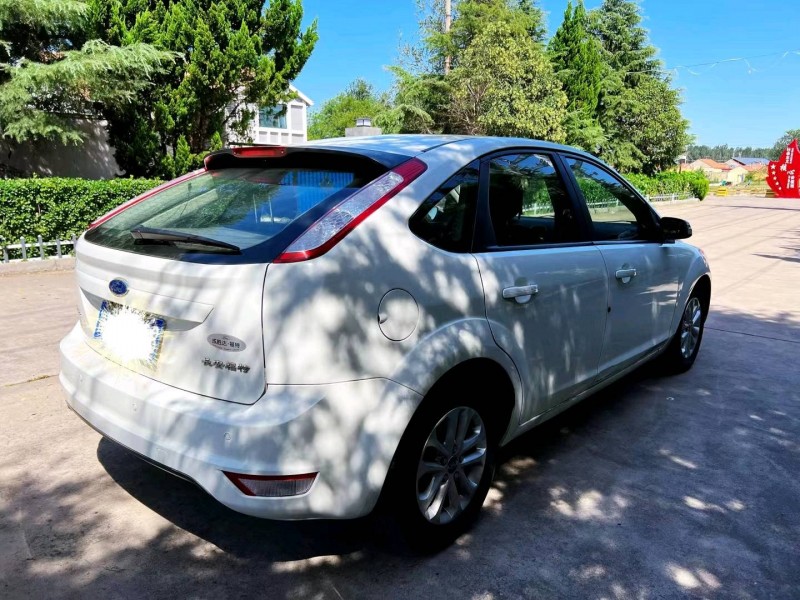 潍坊15年福特福克斯8