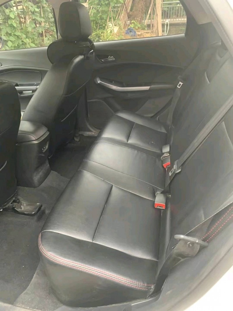 中山19年福特福睿斯5