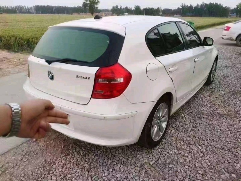 北京11年宝马1系5