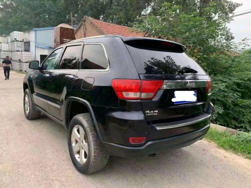 北京11年Jeep大切諾基4