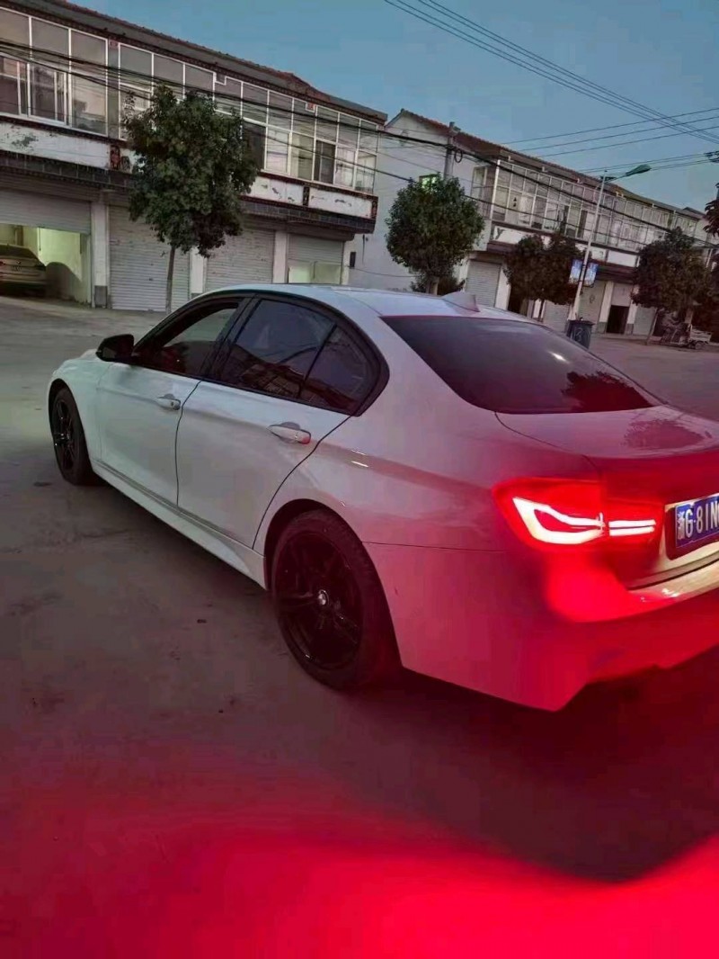 北京19年宝马3系8