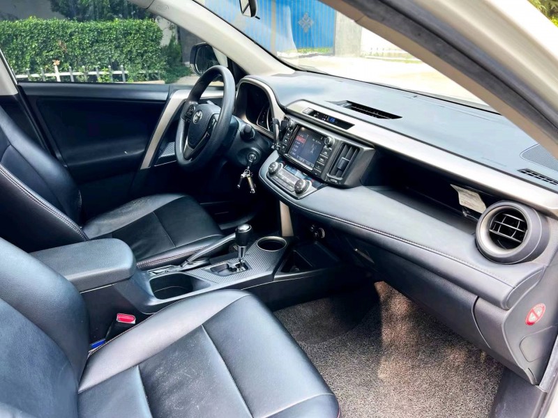 潍坊15年丰田RAV44