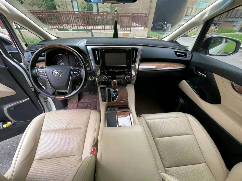 徐州18年丰田埃尔法4