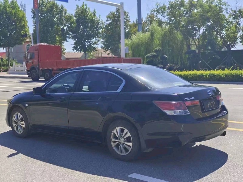 潍坊09年本田雅阁8