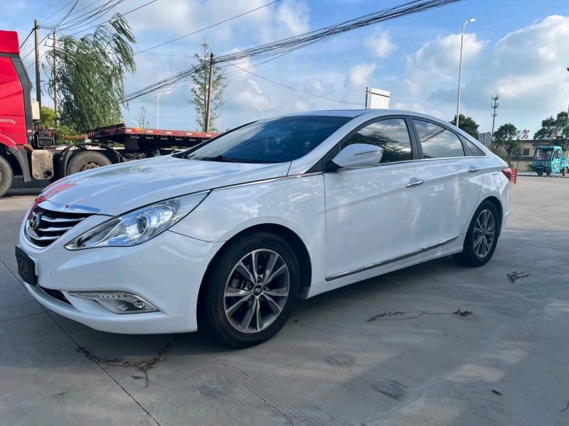 盐城17年现代索纳塔八2