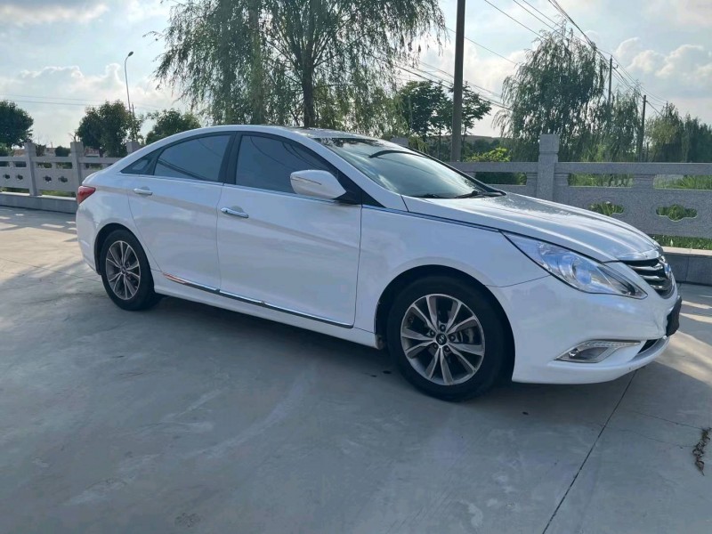 盐城17年现代索纳塔八3