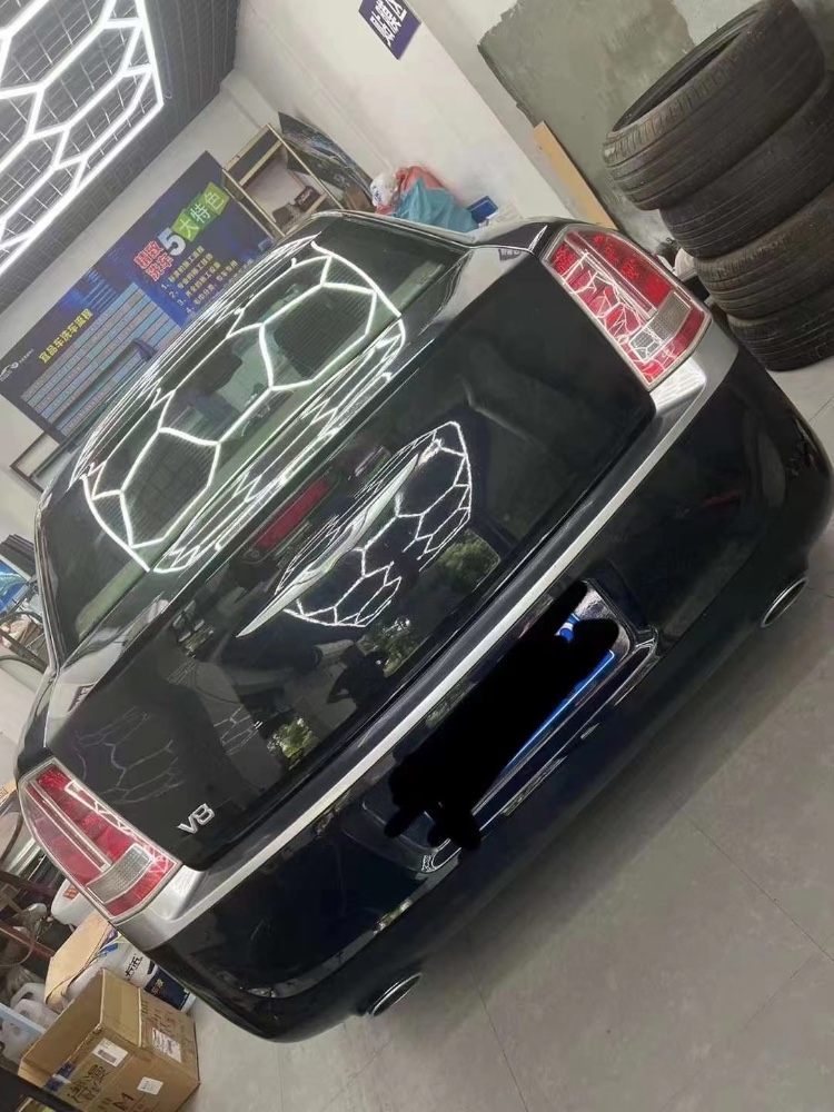 重慶14年克萊斯勒300C3