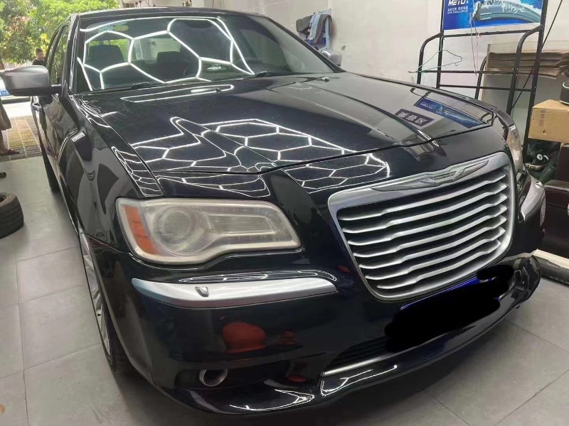 重慶14年克萊斯勒300C7
