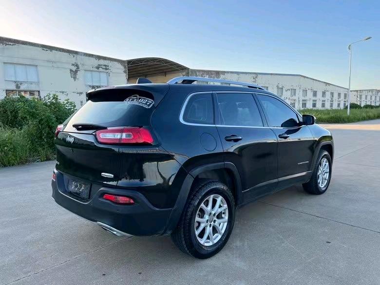 鹽城16年Jeep自由光8