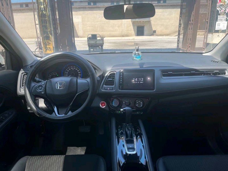 保定21年本田缤智8