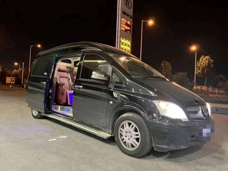 潍坊15年奔驰威霆2