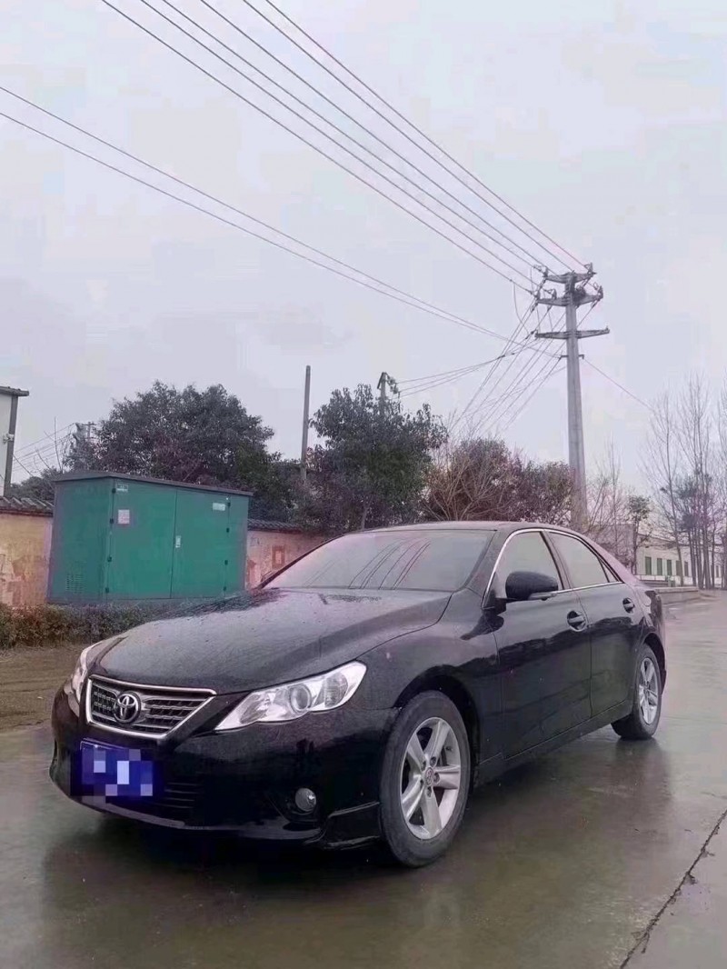 北京12年丰田锐志8