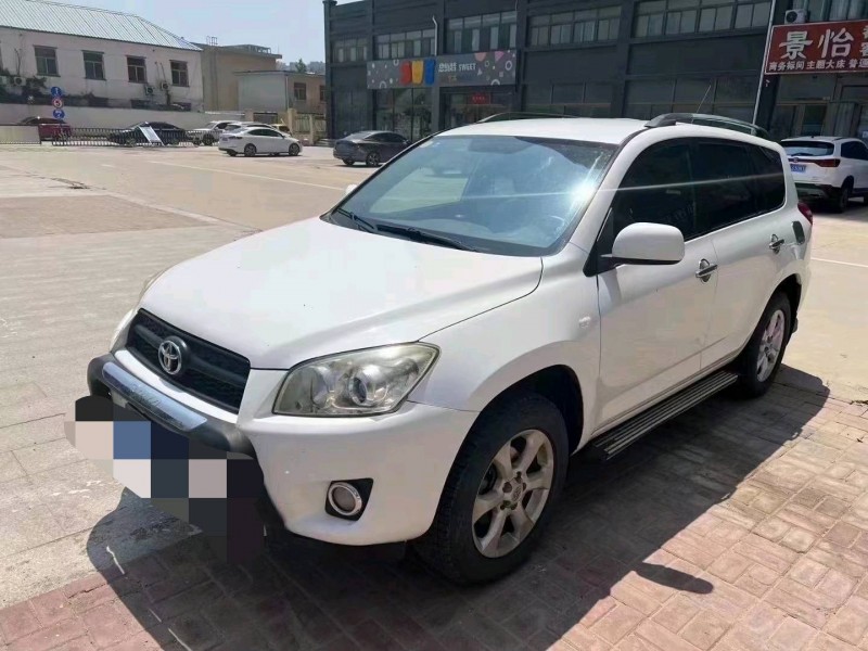 北京13年丰田RAV48