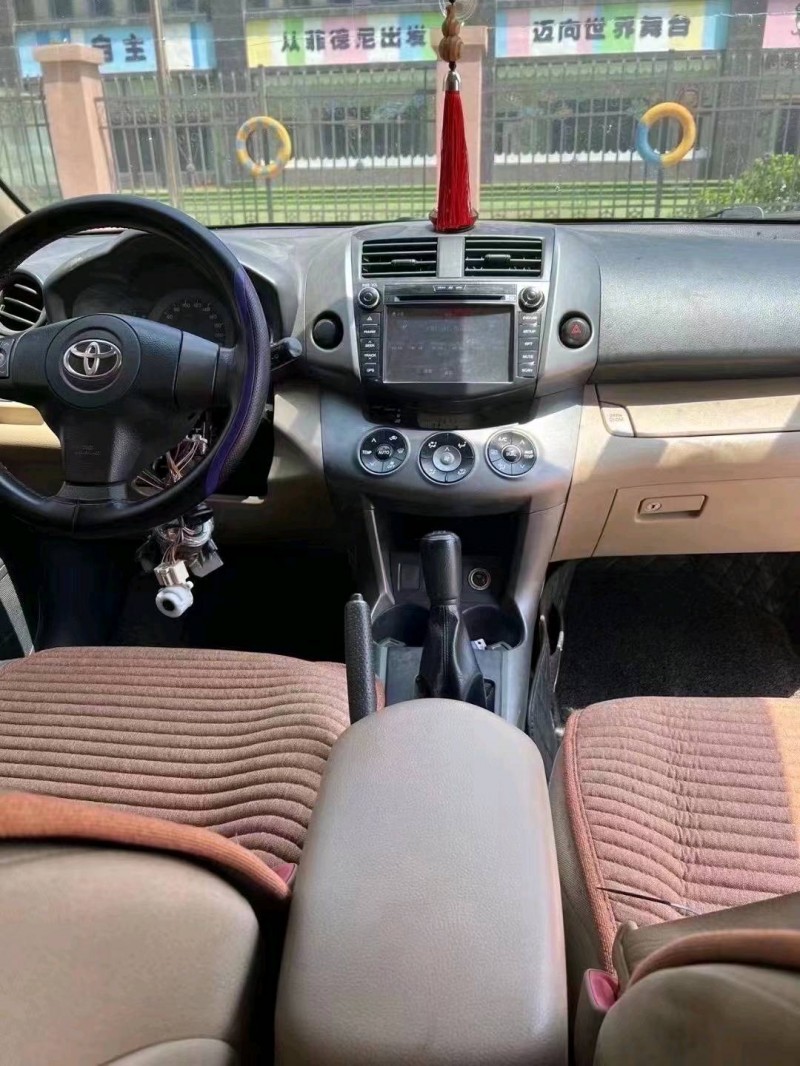 北京13年丰田RAV49
