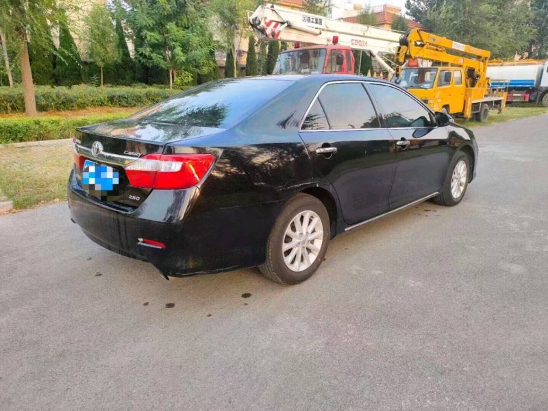 北京14年丰田凯美瑞3