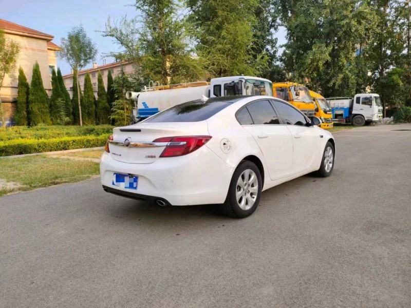 北京16年别克君威8