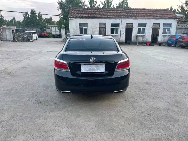 徐州12年别克君越9