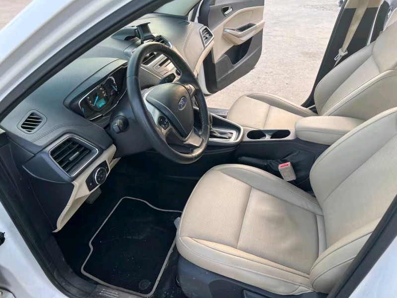 徐州15年福特福睿斯7