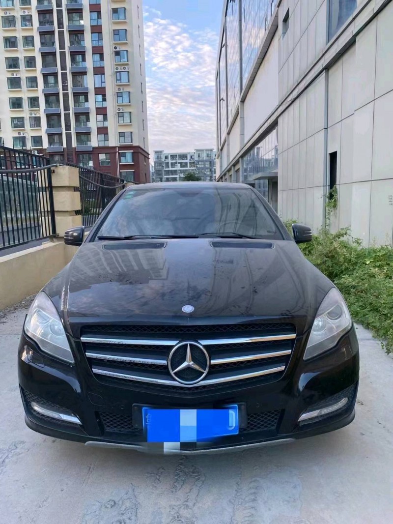 东营11年奔驰R1