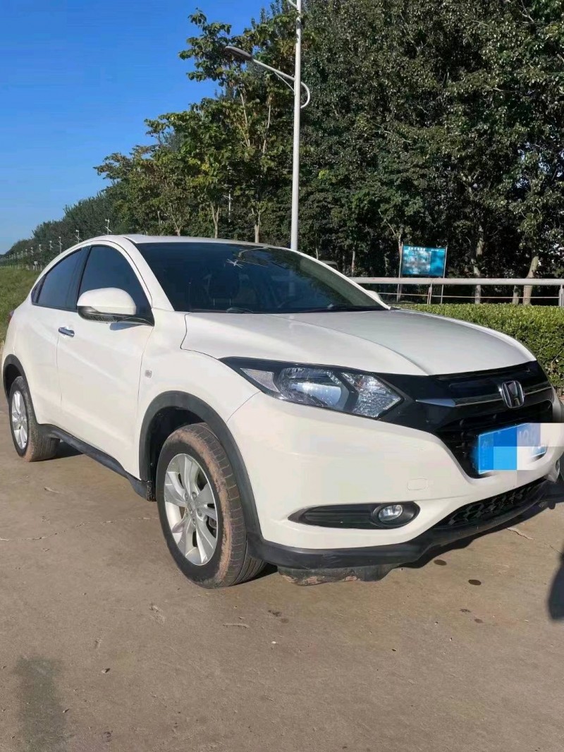 青岛16年本田缤智3