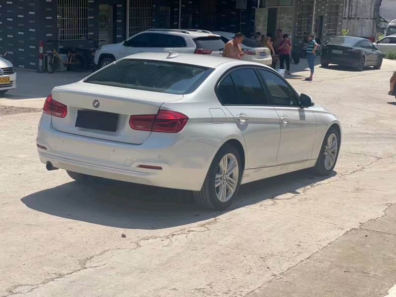 北京17年宝马3系3