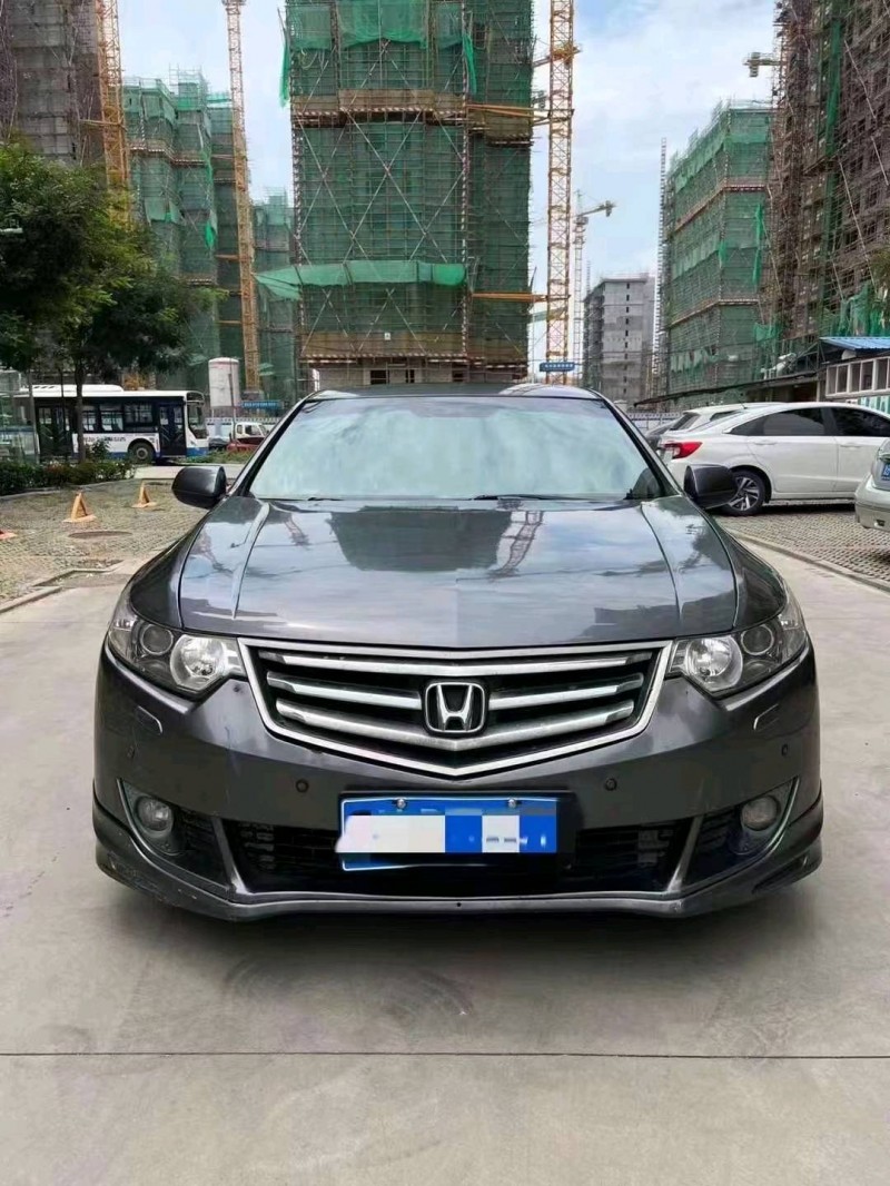 青岛10年本田思铂睿1