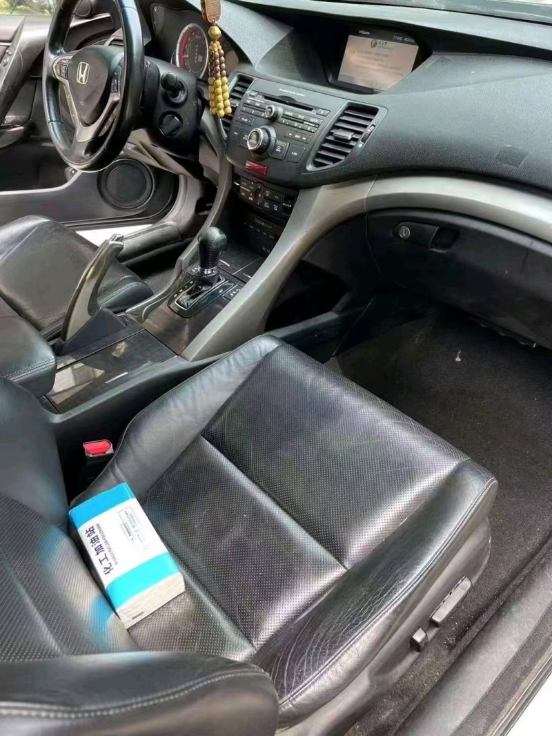 青岛10年本田思铂睿6