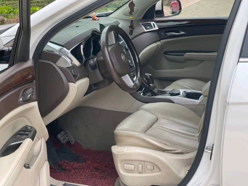 北京12年凯迪拉克SRX3