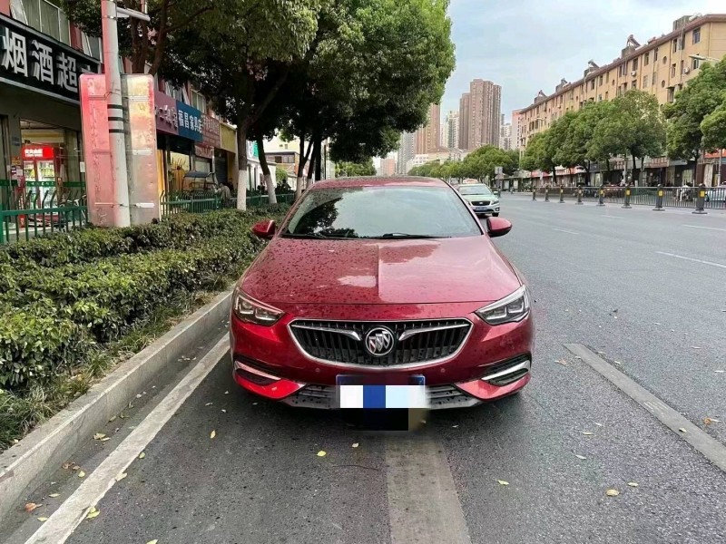 青岛18年别克君威1