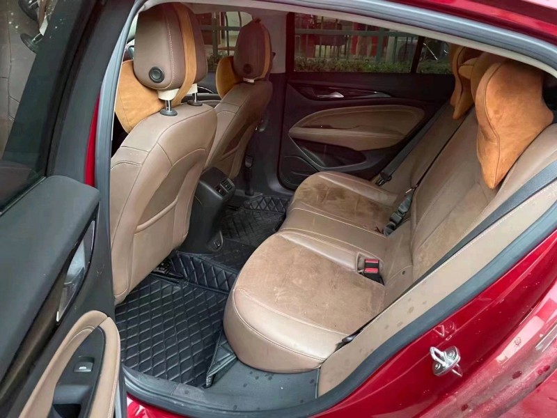 青岛18年别克君威5