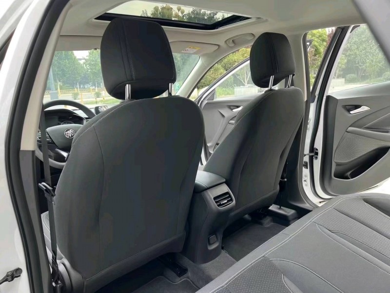 枣庄22年别克威朗9