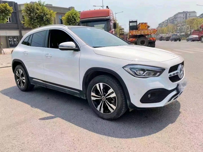 重庆21年奔驰GLA5