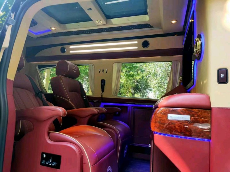 东营15年奔驰威霆6