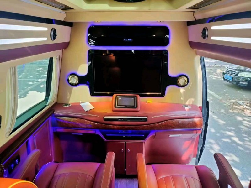 东营15年奔驰威霆3