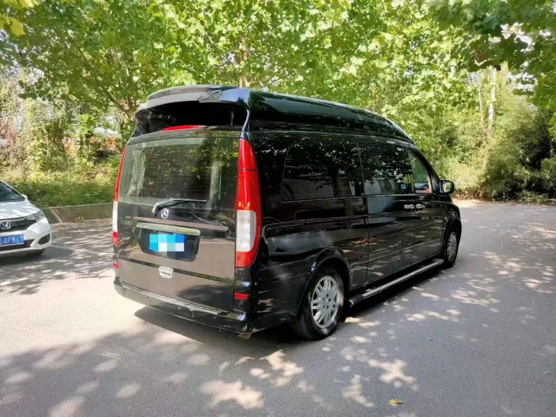 东营15年奔驰威霆2