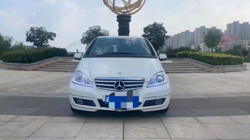北京11年奔驰A1