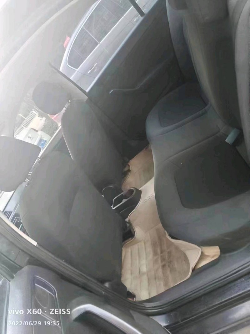 北京14年大众桑塔纳4