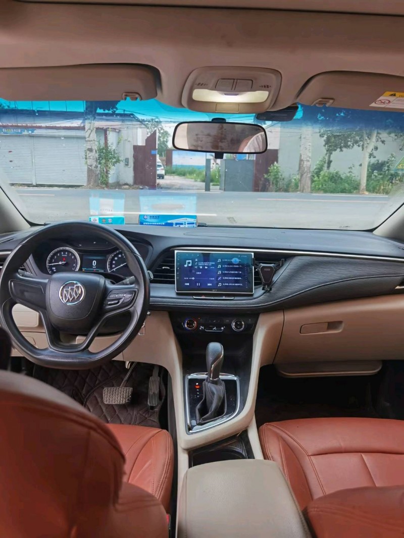 保定18年别克GL69