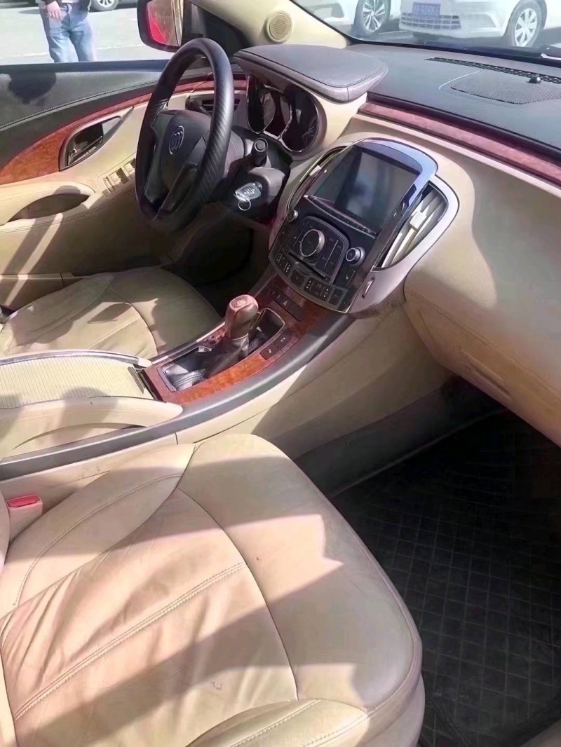 北京10年别克君越4