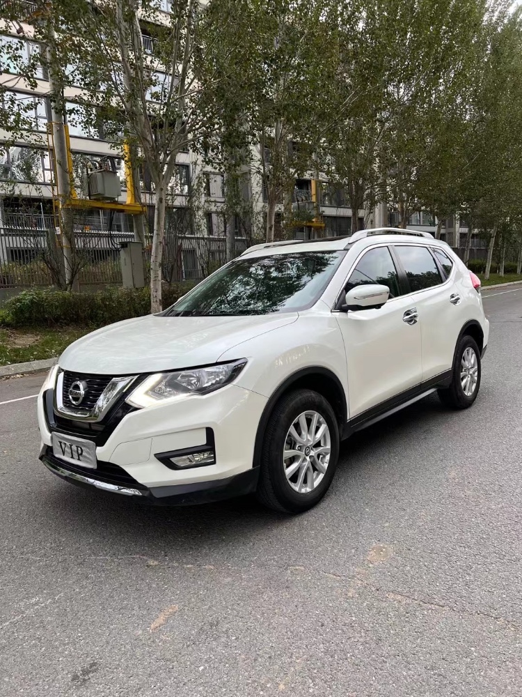 沈阳17年日产奇骏2