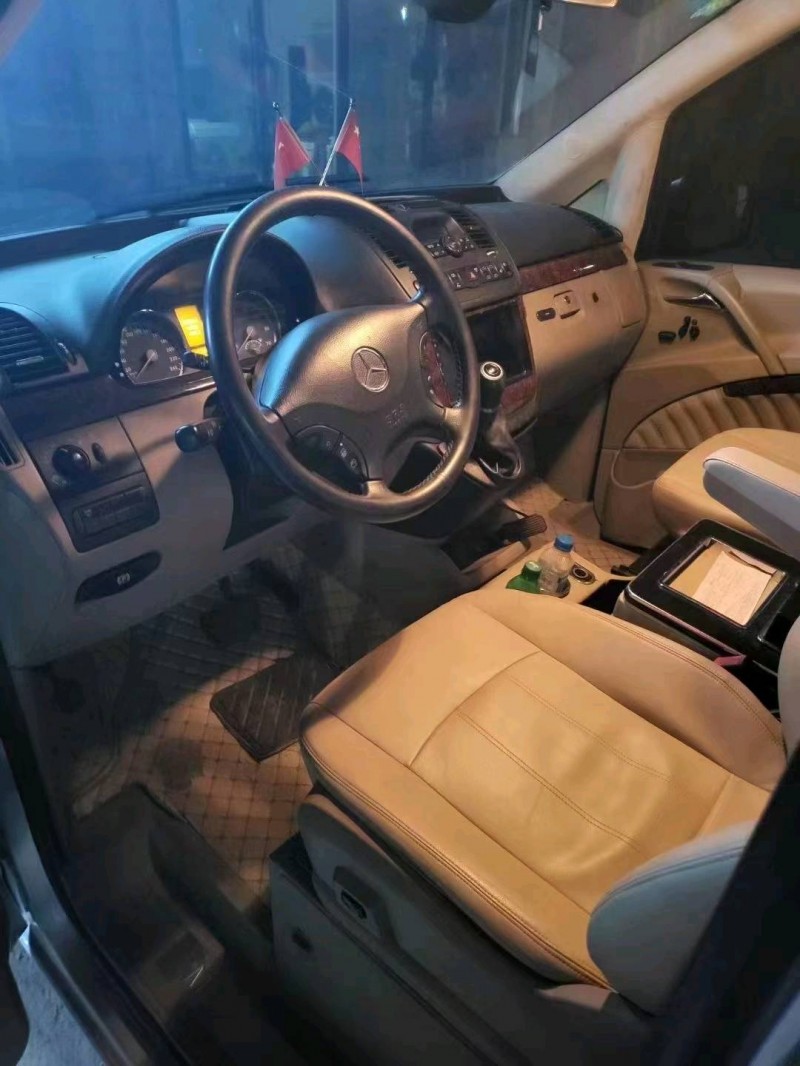 徐州12年奔驰唯雅诺1