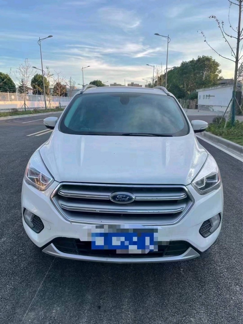 武汉17年福特翼虎6