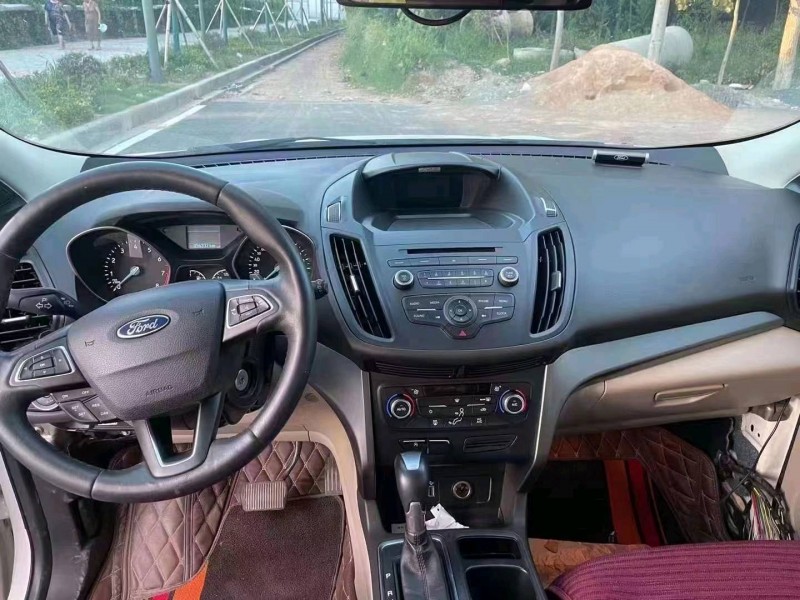 武汉17年福特翼虎2