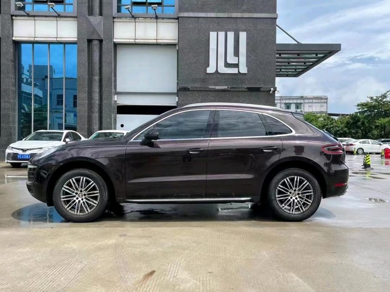 東莞17年保時捷Macan4