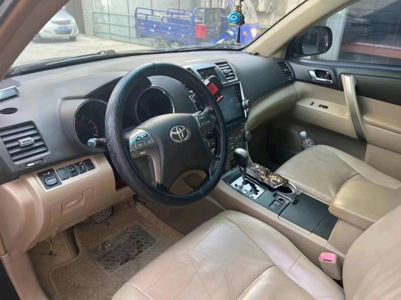 北京12年丰田汉兰达6