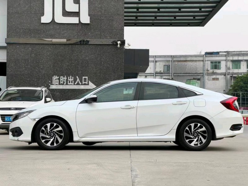 东莞17年本田思域4