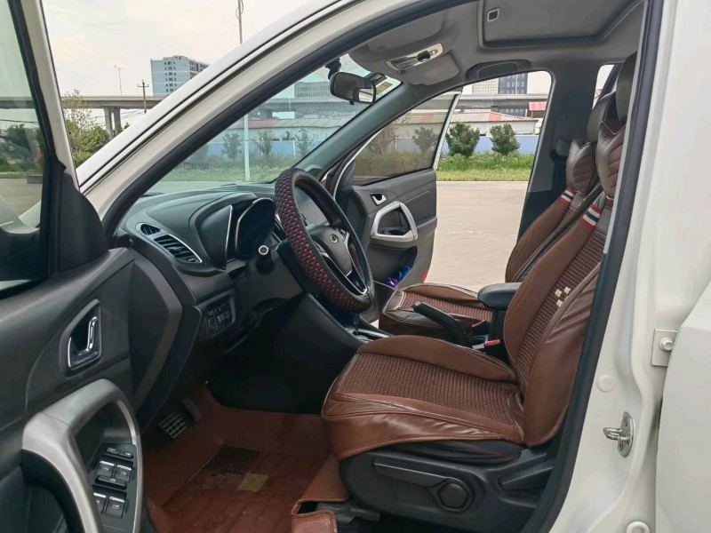 北京17年奇瑞瑞虎56