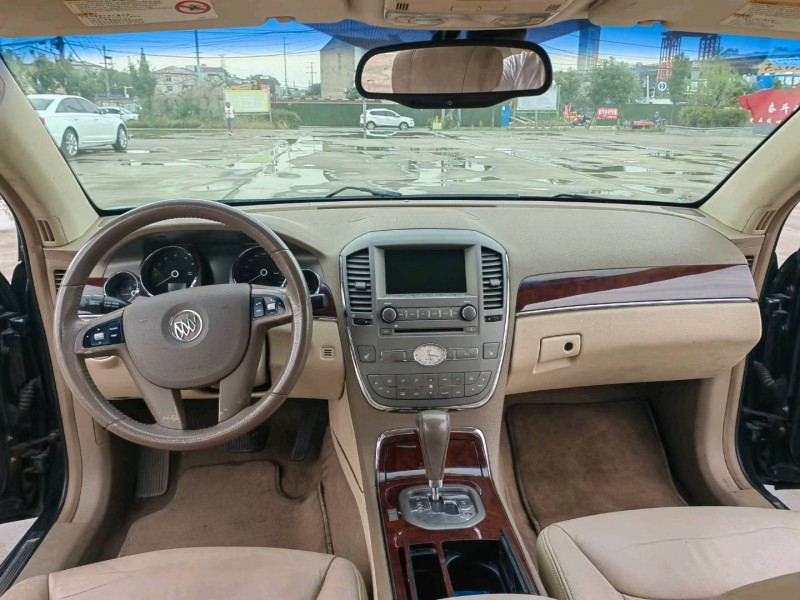 北京09年别克林荫大道2