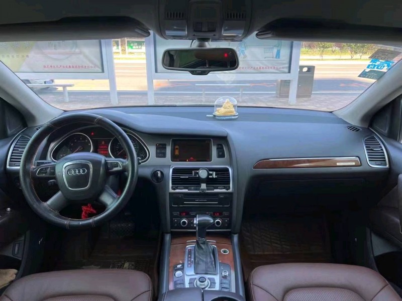 邢臺10年奧迪Q75
