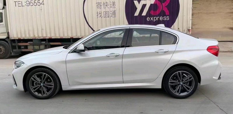 广州22年宝马1系7